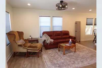 1005 Broadway, Marble Falls, TX 78654 - Photo 3