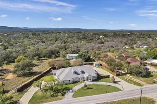 625 Skyline Dr, Kingsland, TX 78639 - Photo 3