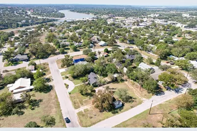 616 Avenue D, Marble Falls, TX 78654 - Photo 3