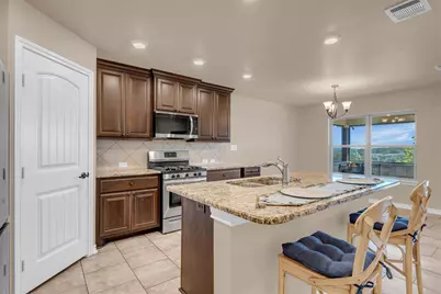 560 Saddle Ridge Dr, Bertram, TX 78605 - Photo 11