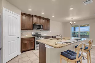 560 Saddle Ridge Dr, Bertram, TX 78605 - Photo 11
