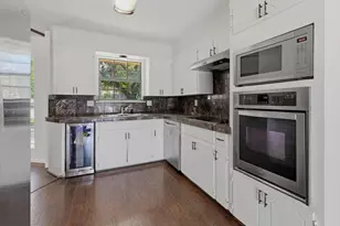 268 Quail St, Meadowlakes, TX 78654 - Photo 13