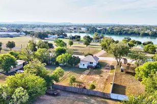 305 W Tarrant St, Llano, TX 78643 - Photo 17
