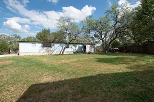 105 Conroe Ct, Kingsland, TX 78639 - Photo 17