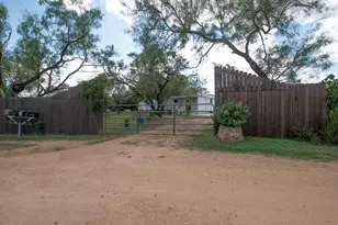 105 Conroe Ct, Kingsland, TX 78639 - Photo 5