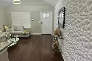 832 Aspen Ln, Cottonwood Shores, TX 78657 - Photo 5