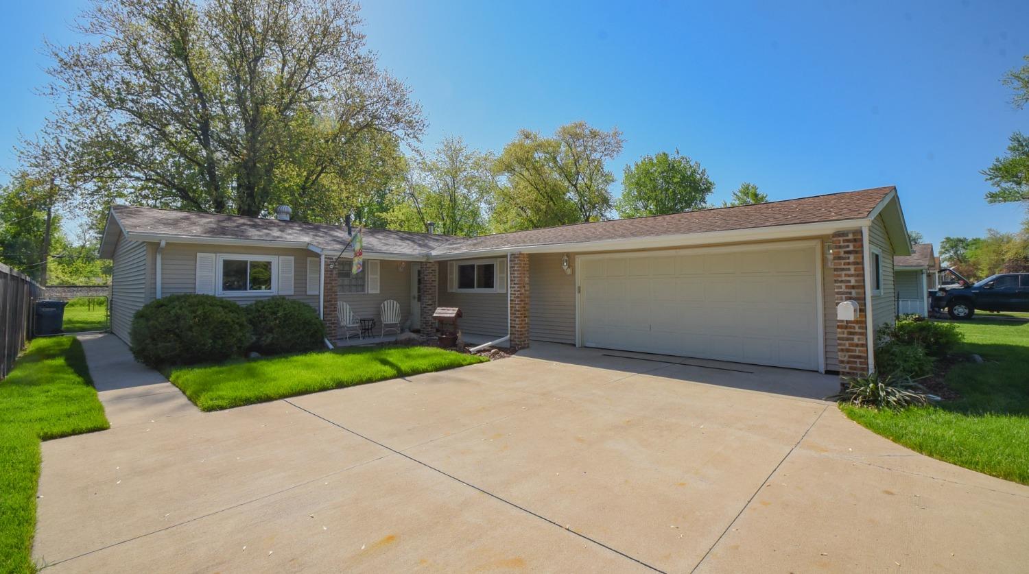 1045 N Indiana St, Griffith, IN 46319 MLS 512576 Coldwell Banker