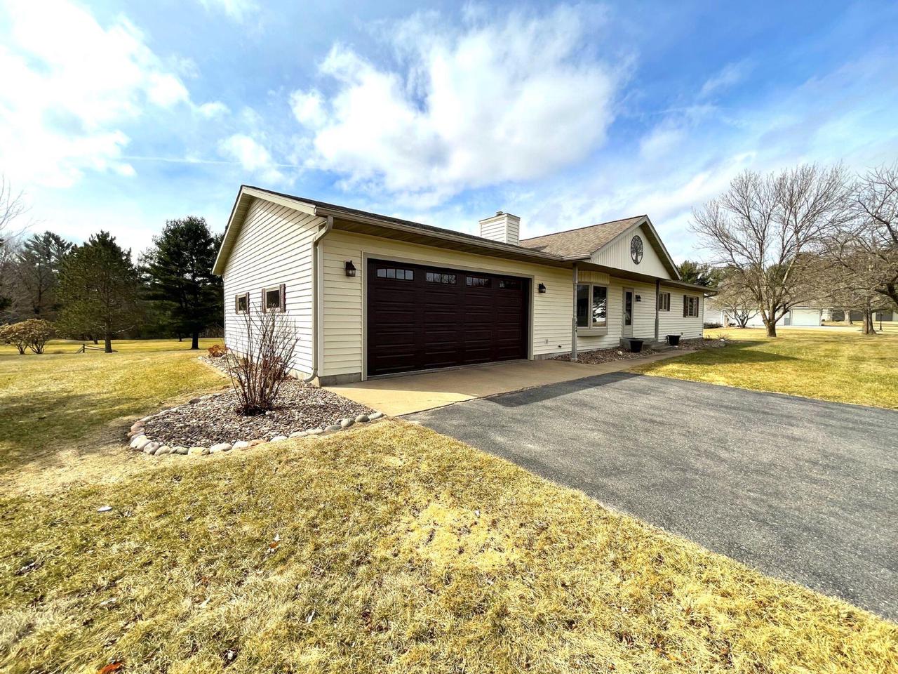 824 Westwind Dr Black River Falls WI 54615 MLS 1786596 Coldwell   Original 