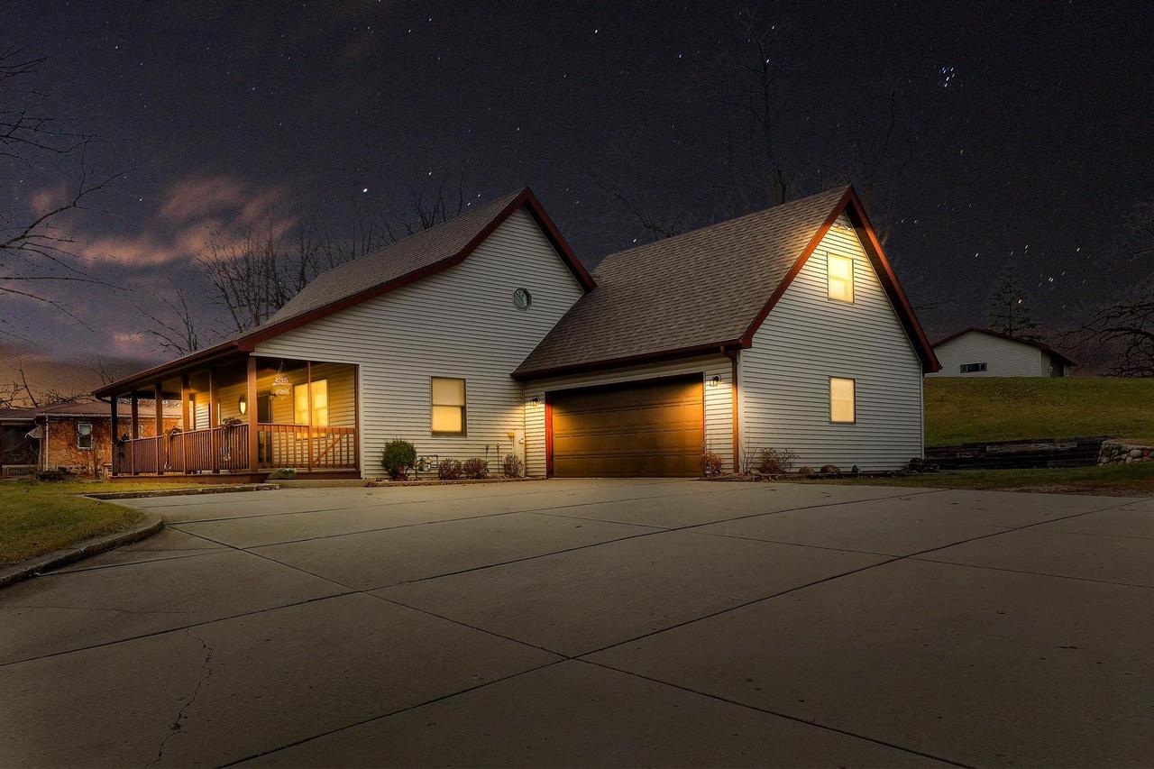 11426 Fox River Rd, Wilmot, WI 53192 MLS 1819923 Coldwell Banker