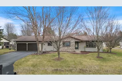 301 S Larch Avenue, Marshfield, WI 54449 - Photo 1