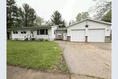 1208 E Blodgett Street, Marshfield, WI 54449 - Photo 1