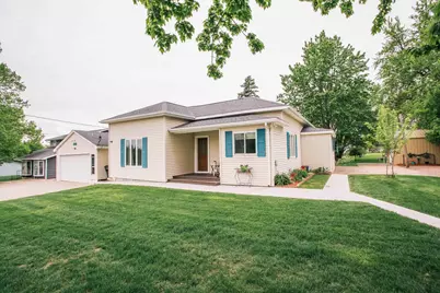 208 W Miller Street, Greenwood, WI 54437 - Photo 1