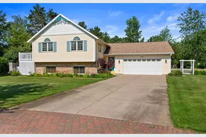 1001 Victorian Lane, Plover, WI 54467 - Photo 1