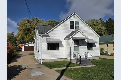 604 N Chestnut Avenue, Marshfield, WI 54449 - Photo 1