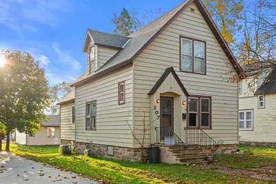 107 S Vine Avenue, Marshfield, WI 54449 - Photo 1