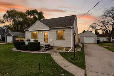 879 Marquette Street, Menasha, WI 54952 - Photo 1