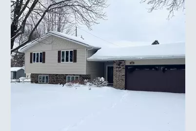 1501 S Apple Avenue, Marshfield, WI 54449 - Photo 1