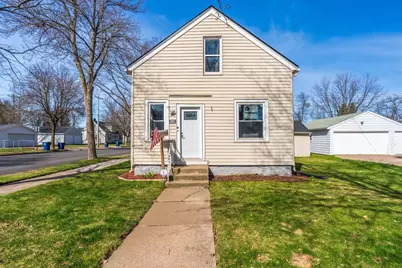 1002 N 9th Avenue, Wausau, WI 54401 - Photo 1