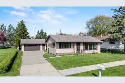808 N Walnut Avenue, Marshfield, WI 54449 - Photo 1