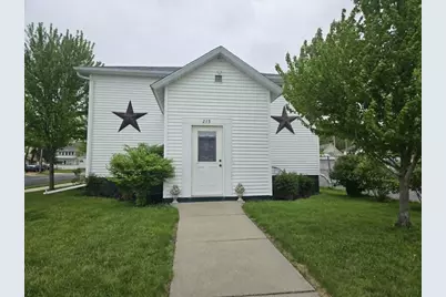 215 W Depot Street, Marshfield, WI 54449 - Photo 1