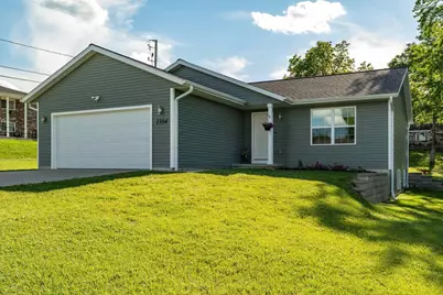 1304 N 2nd Avenue, Wausau, WI 54401 - Photo 1