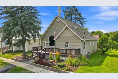 404 N Cherry Avenue, Marshfield, WI 54449 - Photo 1