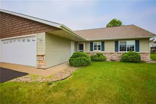 944 W Edge Pl, New Richmond, WI 54017 - Photo 1