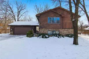 706 Fox Tree Ln, Hudson, WI 54016 - Photo 1