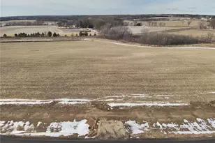 392 Candy Ln, Kinnickinnic Township, WI 54022 - Photo 1