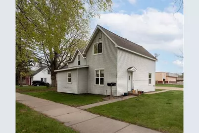 1520 8th Street, Menomonie, WI 54751 - Photo 1