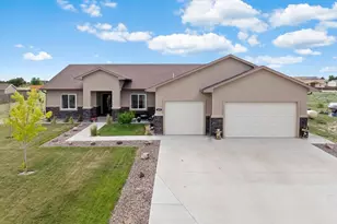 1087 S Greenway Dr, Pueblo West, CO 81007 - Photo 1