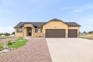 1054 W Meadowmoor Dr, Pueblo West, CO 81007 - Photo 1