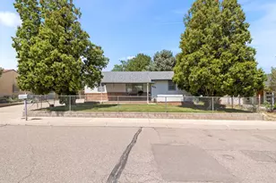 605 Cherry Ln, Pueblo, CO 81005 - Photo 1