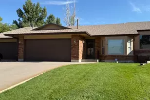 6 Windbridge Ln, Pueblo, CO 81001 - Photo 1