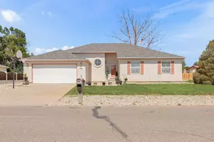 192 S Golfview Dr, Pueblo West, CO 81007 - Photo 1