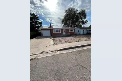 1701 Crestmoor Dr, Pueblo, CO 81001 - Photo 1