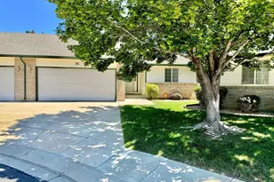 1800 Kingsroyal Ct, Pueblo, CO 81005 - Photo 1