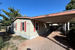 186 E Rolling Hills Dr, Pueblo, CO 81007 - Photo 1