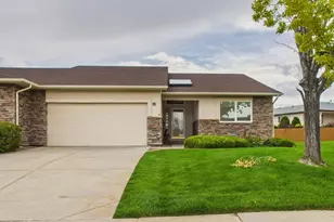 1925 Kingsroyal Blvd, Pueblo, CO 81005 - Photo 1