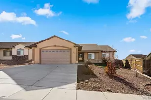 24 Arrowsmith Dr, Pueblo, CO 81008 - Photo 1