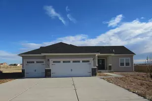 425 E Chadwick Dr, Pueblo West, CO 81007 - Photo 1