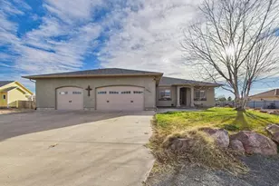 2084 Iris Rd, Pueblo, CO 81006 - Photo 1