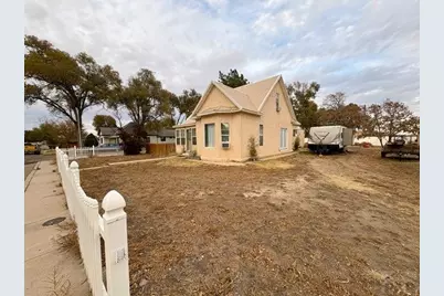 303 Maxwell St #301, Lamar, CO 81052 - Photo 1