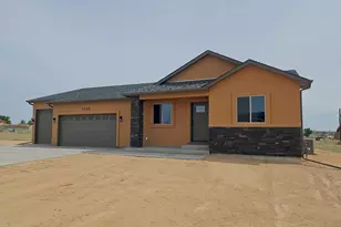 1020 N Kirkwood Dr, Pueblo West, CO 81007 - Photo 1