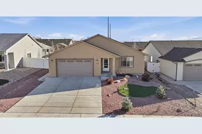 2218 Cliffmoor Ln, Pueblo, CO 81008 - Photo 1