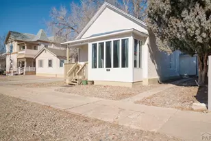 611 W 11th St, Pueblo, CO 81003 - Photo 1
