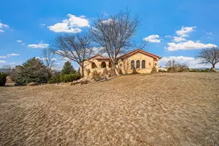 995 S Linden Pl, Pueblo West, CO 81007 - Photo 1