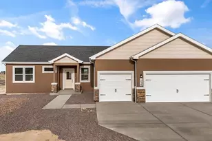 1438 N Moonbeam Dr, Pueblo West, CO 81007 - Photo 1