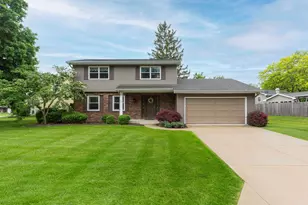 1402 Hampshire Dr, South Bend, IN 46614 - Photo 1