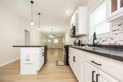 421 N Grandview Avenue, South Bend, IN 46619 - Photo 13